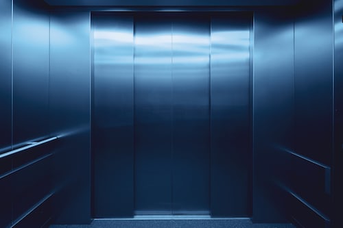 Nettoyage professionnel des ascenseurs